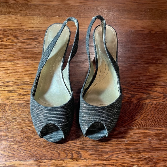 Tahari Peep Toe Cork Wedge Sling-backs. Size 9.5 M but runs small! - Picture 1 of 5